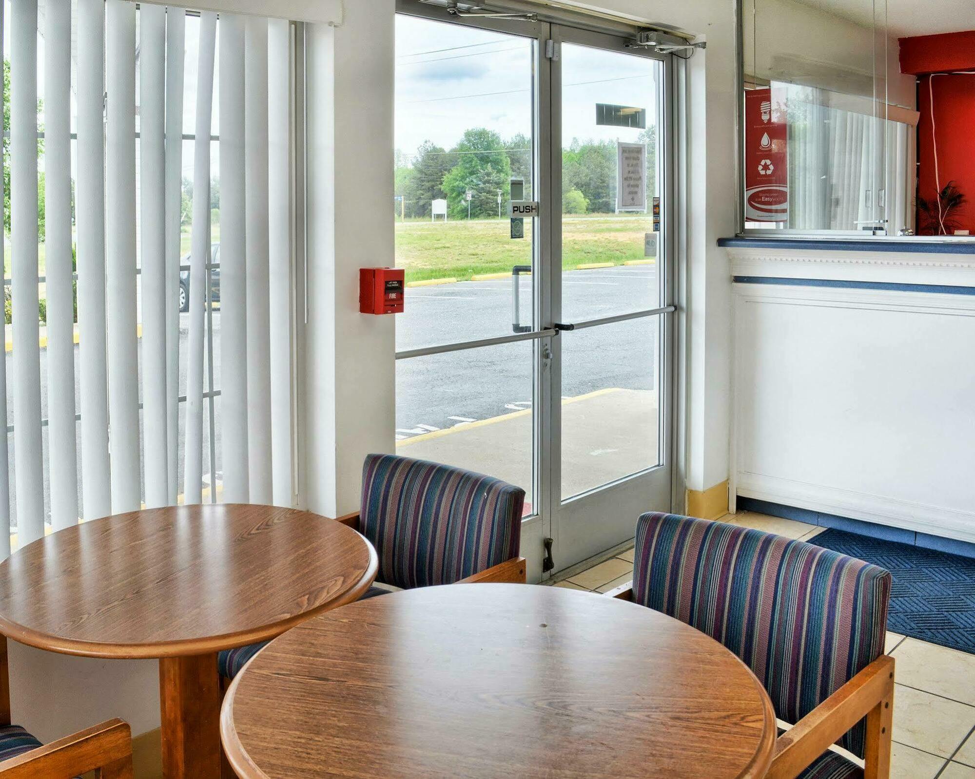 Econo Lodge Ruther Glen Екстер'єр фото